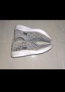 Gray Knit Running Shoes - Size 9