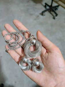 Vintage Silver Tone Necklace & Earrings Set