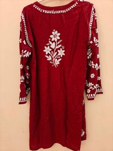 Chikankari Kurta (Mid-length)