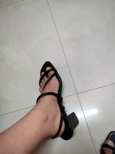 Free Delivery Brand New  Stylish Zudio Heels