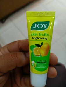 JOY Skin Fruits Brightening Face Wash (12 Units)