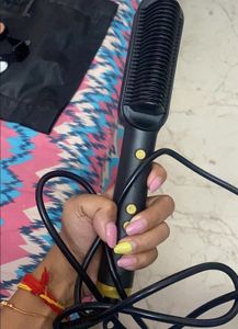 Plummm Brush Hair Straightner