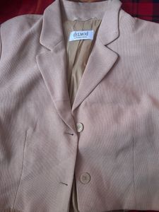 Cropped Beige Blazer