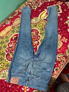 LevisRipped Skinny Jeans