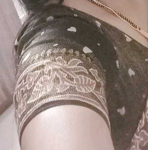 Maroon Saree With Beautiful Black And Golden Pallu