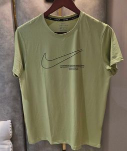 Nike Dri-FIT Graphic Tee - Light Green