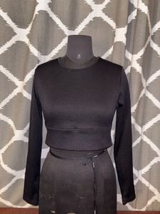 Black Long Sleeve Crop Top