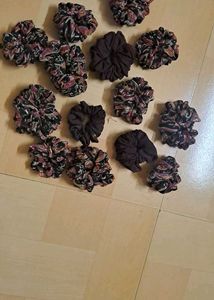 New Scrunchies. 10 Scrunchies With Free Gift!