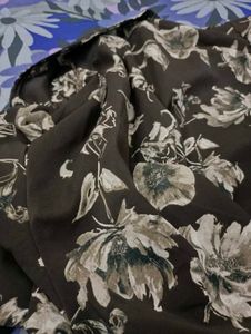 Women&#39;s floral top
