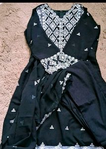 Pakishtani Suit Price Drop