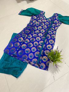 Elegant Blue &amp; Green Kurta Set