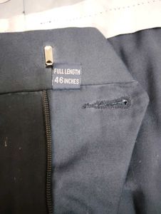 Men 38 Van Heusen Pant - Like New