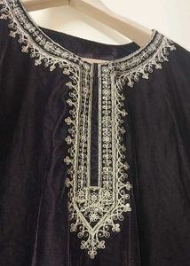 Elegant Embroidered Velvet Kurta set