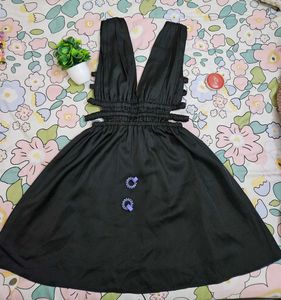 Elegant Black Side Cut-Out Dress