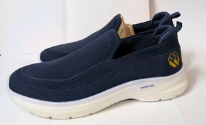 Mens Slip On Walking Shoes Size 8 👟