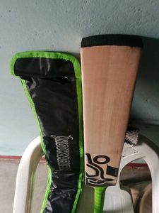 Kookaburra 8 Grains Bat With Cover