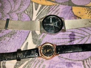 working MAXIMA women watch Eiffel tower