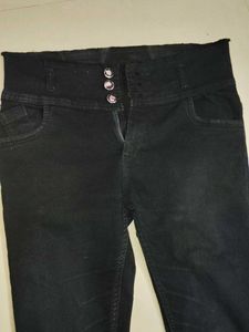 Black Skinny jeans