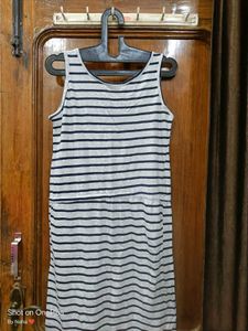 🇳🇿💫♥️ Beautiful Striped Casual Dress