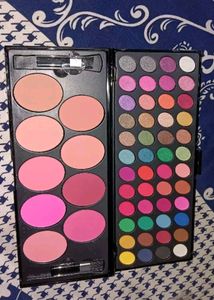 Eyeshadow Plus Blush Pallet