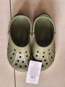 ABSOLUTELY UNUSED BRAND NEW WOMENS /UNISEX CROCS
