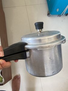 Reselling Pigeon Induction Base Pressure Cooker 3L