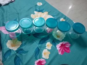 6 Plastic Storage Containers