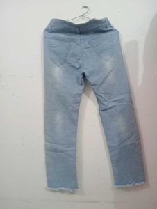 Light Wash Cropped Jeans