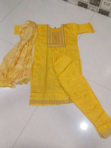Kurta Set With Dupatta