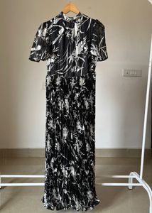 Dorothy Perkins Floral Black&amp;White Pleated MAXI