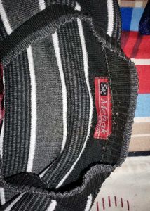 Classic Comfort: Timeless Sweaters for Young Fashi