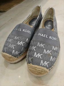 Authentic Mk Shoe
