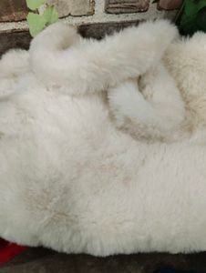 Fuzzy White Handbag Very Pretty 😍