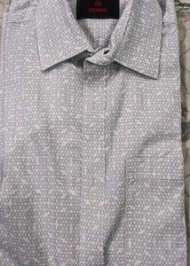 Men&#39;s Patterned Button-Down Shirt