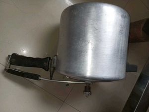 Bajaj Pressure Cooker In Fully Working Condition
