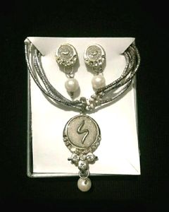 White Lace Necklace With Earrings