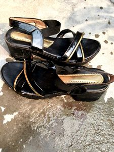 Stylish Black Flats