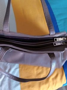 Ladies Leather Bag 🎒