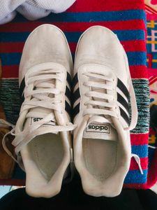 Adidas EE9723 White Sneakers