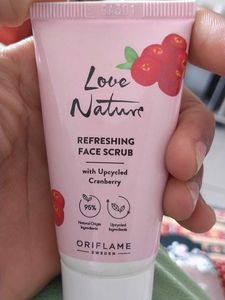 Oriflame Love Nature Face Scrub