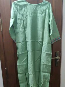 Elegant Green Embroidered Kurta
