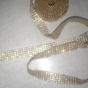 gold Lace with White stones💗🌟