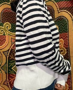 black and white Korean top