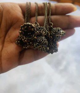 EARRINGS SET