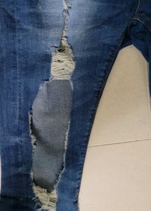 Trendy Ripped Skinny Jeans