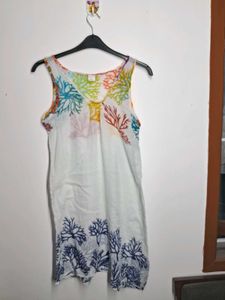 Flower Print Sleeveless Top.