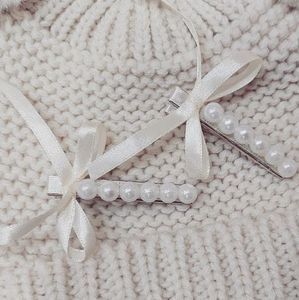 Pearl and bow Hair Clip🎀