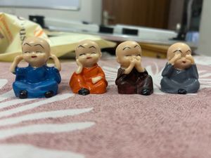 Monk And Buddha Idols- 8 Piece