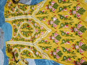 GEORGETTE WITH HAVVY EMBROIDERY WORK WIT