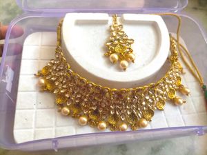 Gold Colour Nacklace